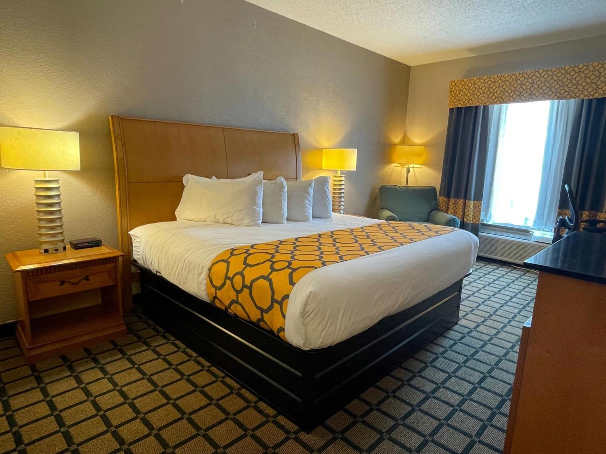 Inn Baymont By Wyndham 3*